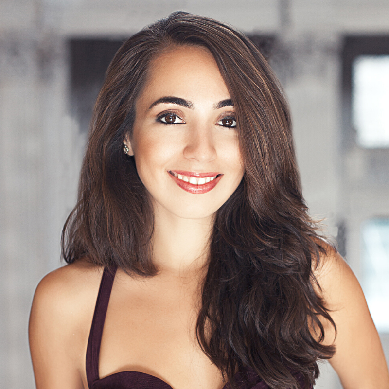 Flora Mendoza headshot
